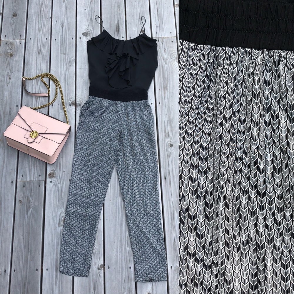 Divided H&M Chevron Jogger Pants